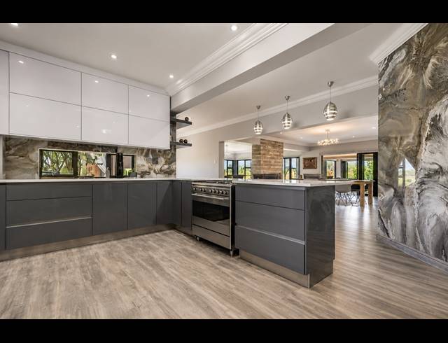 4 BEDROOM HOUSE FOR SALE IN THREE RIVERS EAST